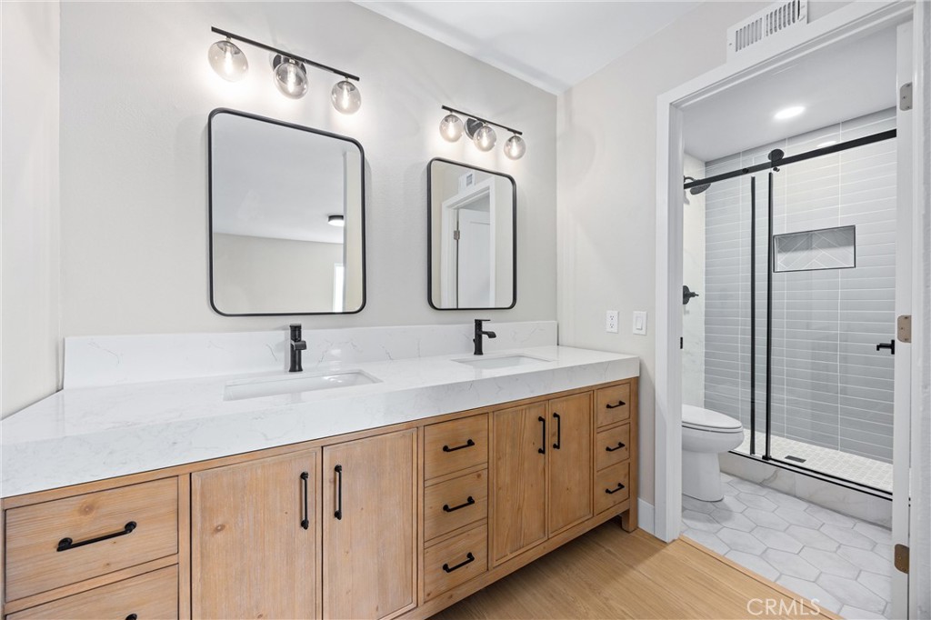 9185 Jadeite Avenue Property Photo 15