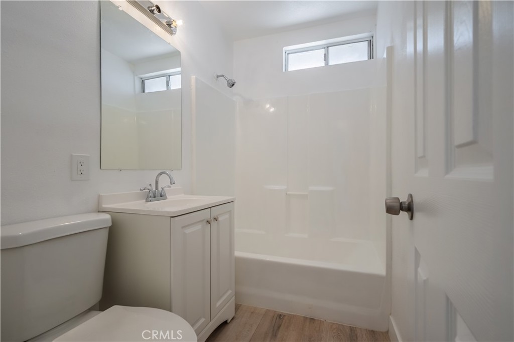 810 Jarrow Avenue Property Photo 18