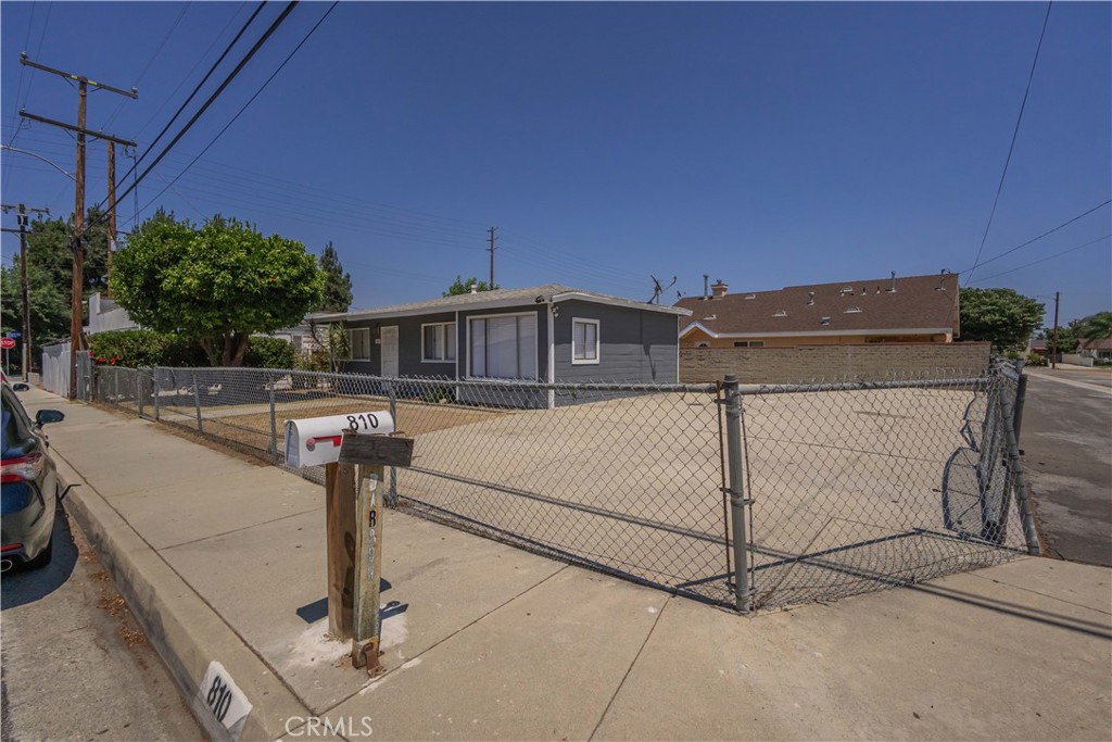 810 Jarrow Avenue Property Photo 34