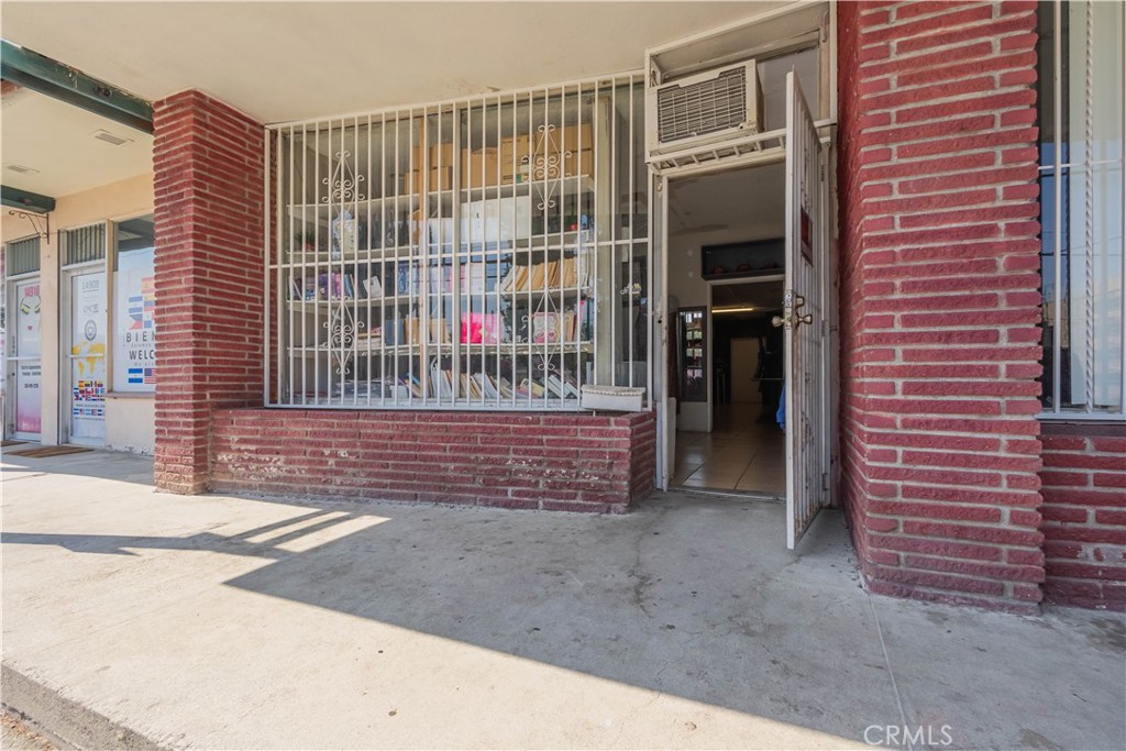 810 Jarrow Avenue Property Photo 37
