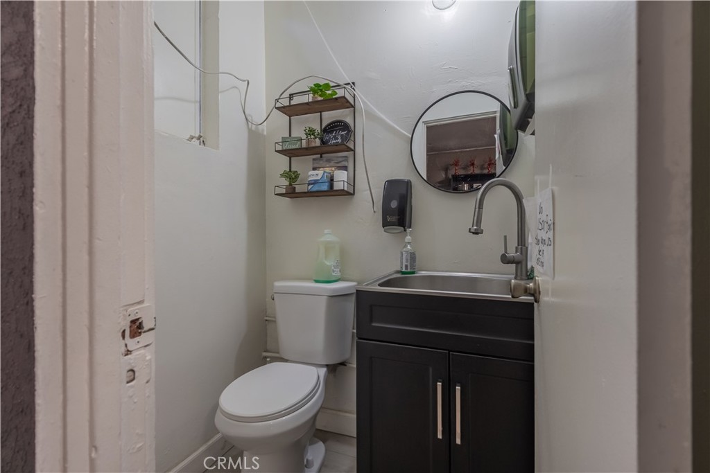810 Jarrow Avenue Property Photo 43