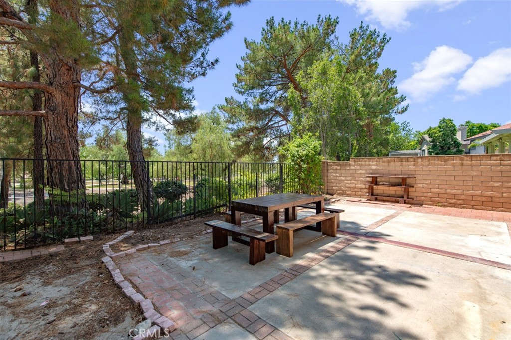 11157 Charleston Street Property Photo 6