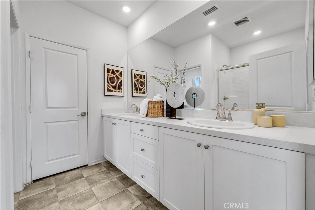 5584 Kate Way 10 Property Photo 17