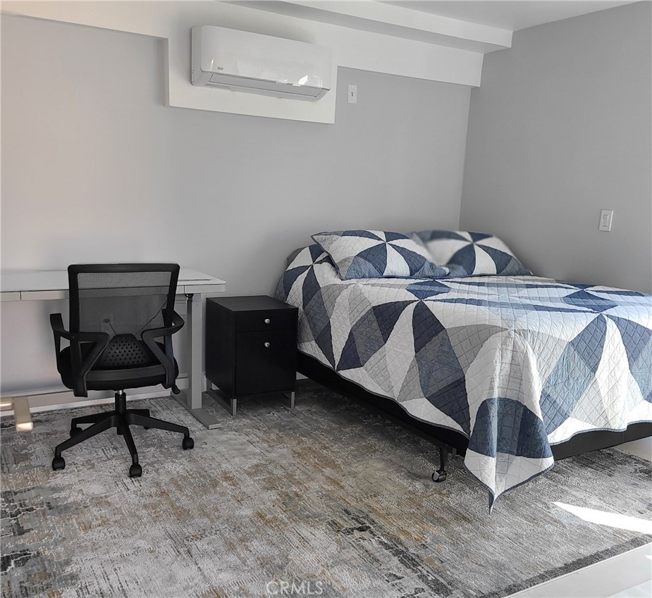 2504 23rd Street B Property Photo 5