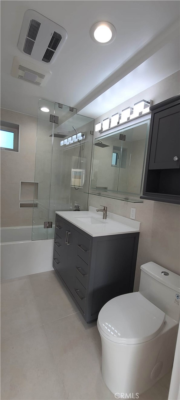 2504 23rd Street B Property Photo 9