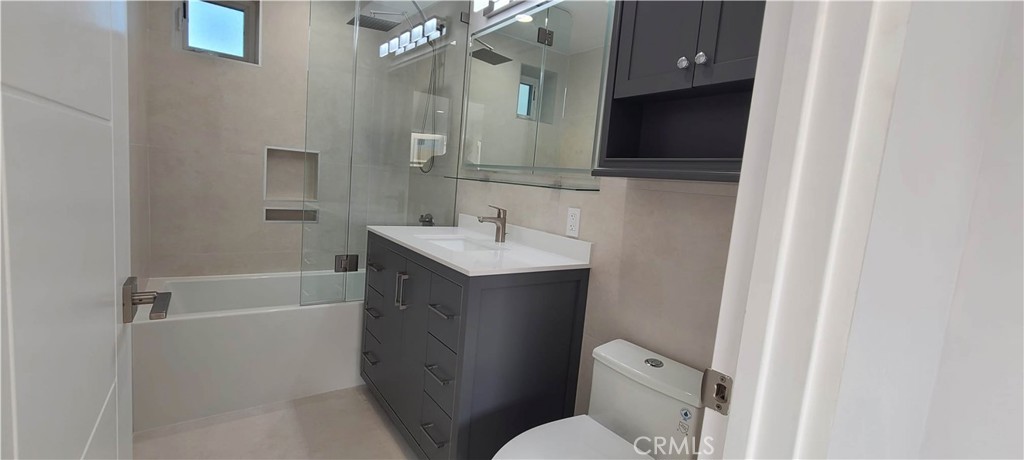 2504 23rd Street B Property Photo 10