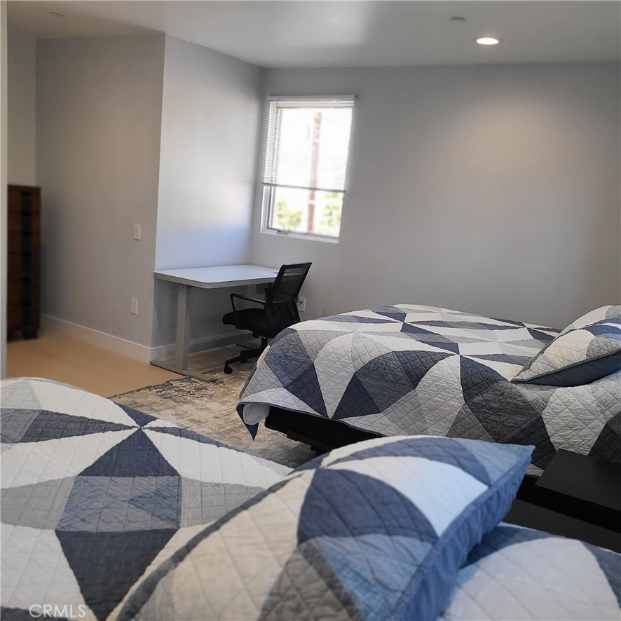 2504 23rd Street B Property Photo 16