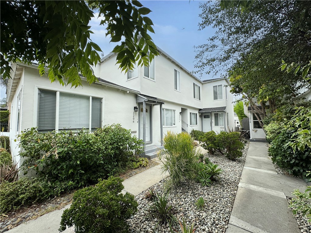 1208 S Cochran Avenue Property Photo 1