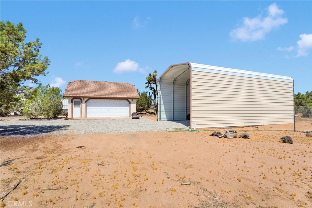 17168 Ryeland Road Property Photo 3