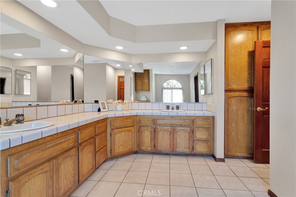 17168 Ryeland Road Property Photo 37