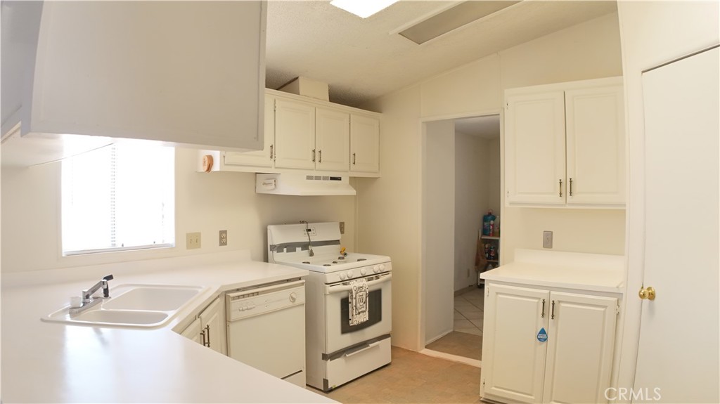 8130 Camp Rock Road Property Photo 6