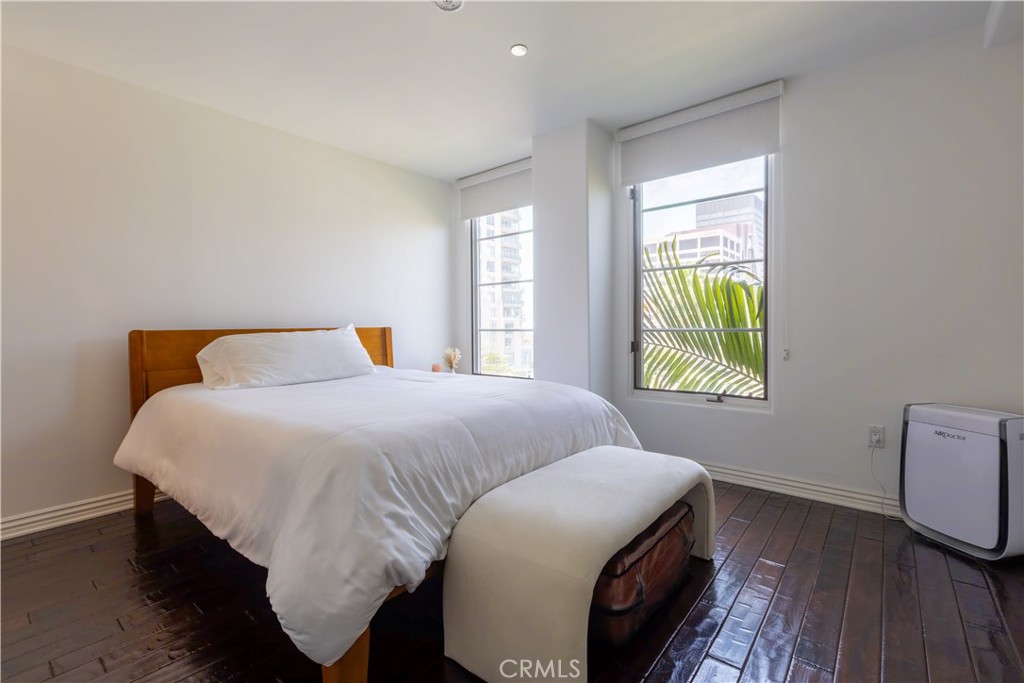 10795 Wilshire Boulevard 402 Property Photo 10