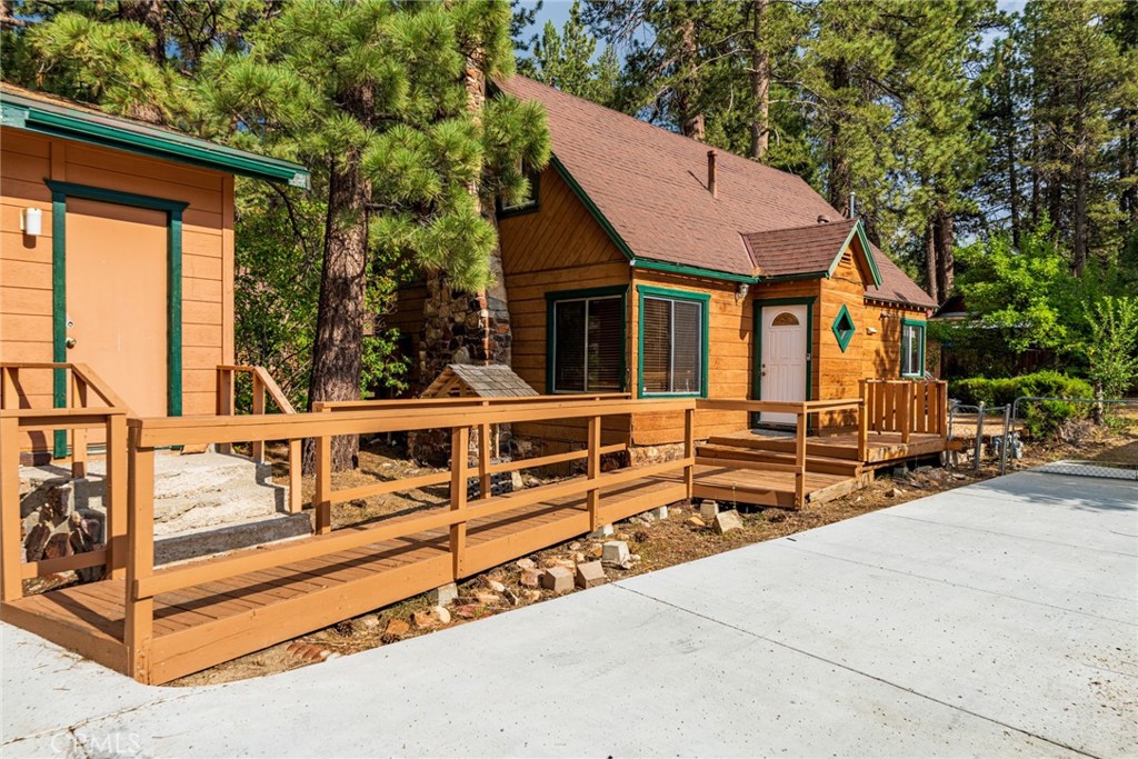 39241 Willow Landing Road Property Photo 1