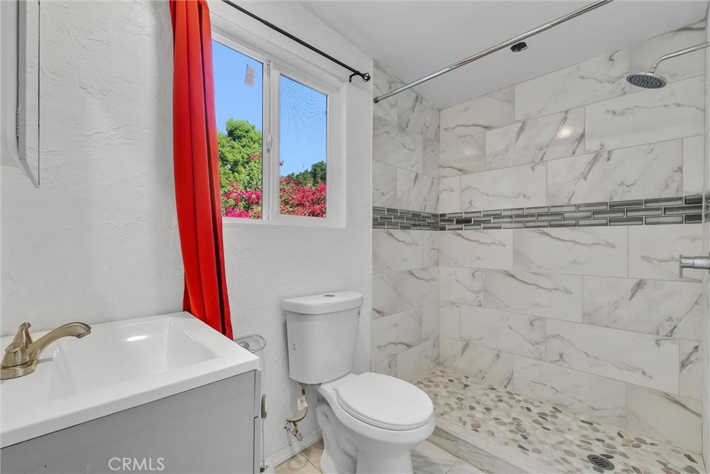 2532 N White Avenue Property Photo 22