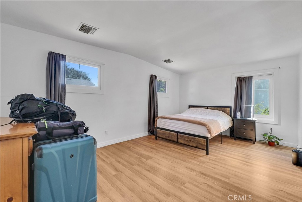 2532 N White Avenue Property Photo 23