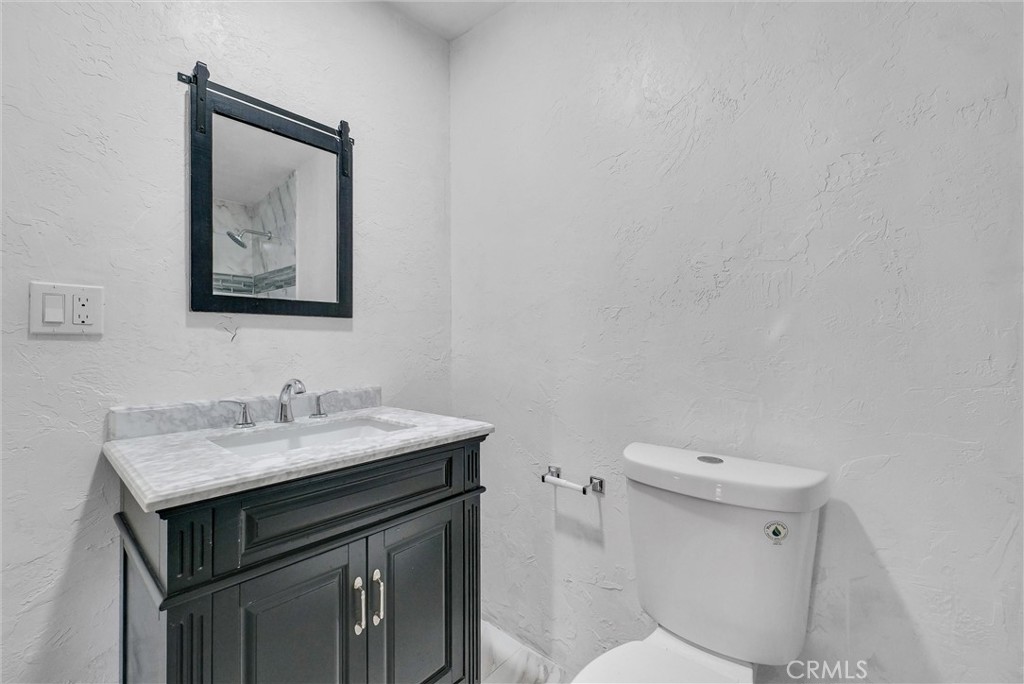 2532 N White Avenue Property Photo 26