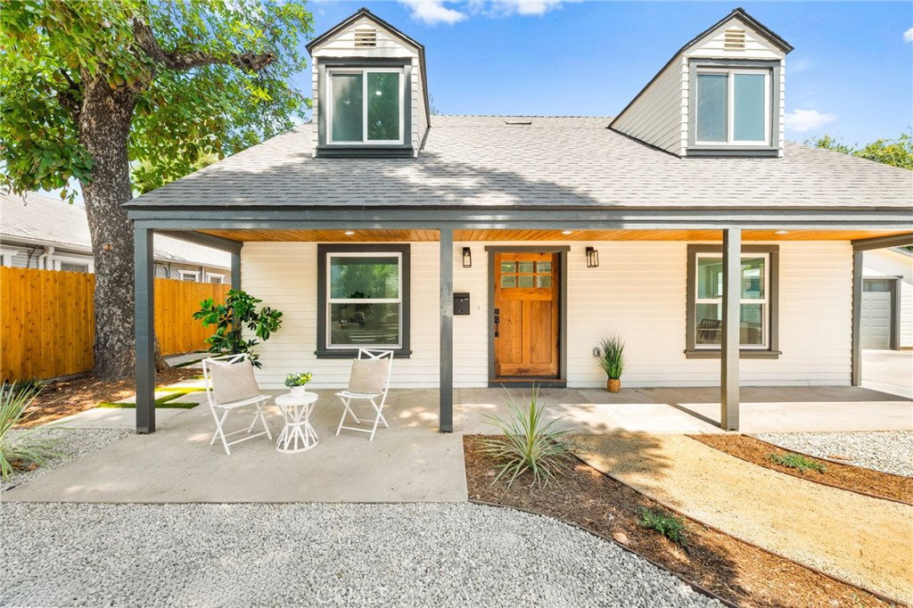 627 E Villa Street Property Photo 5