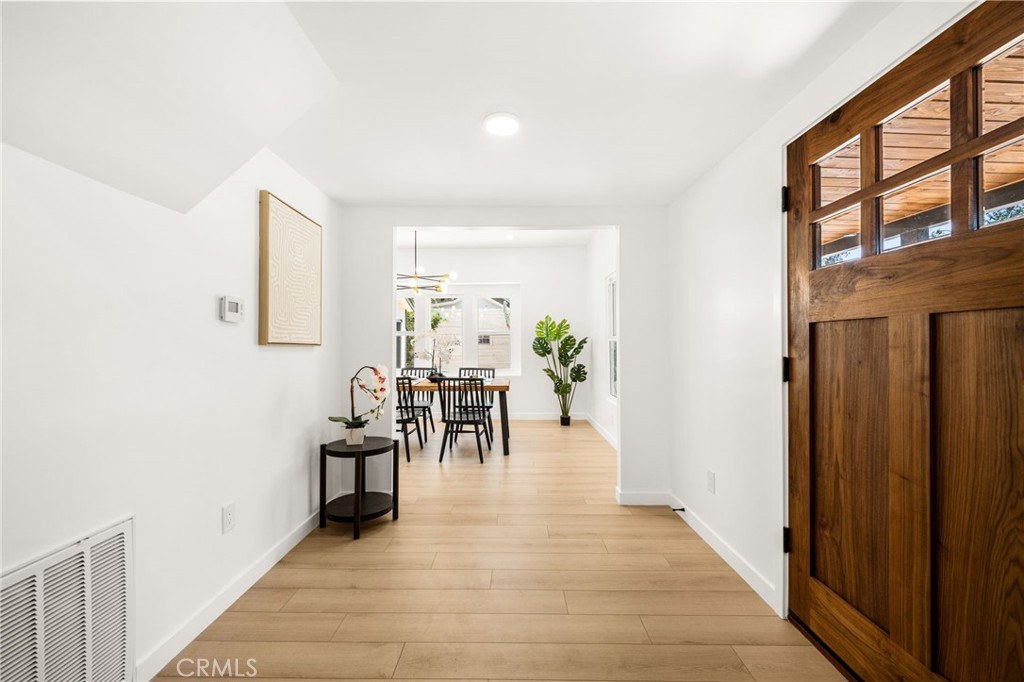 627 E Villa Street Property Photo 12