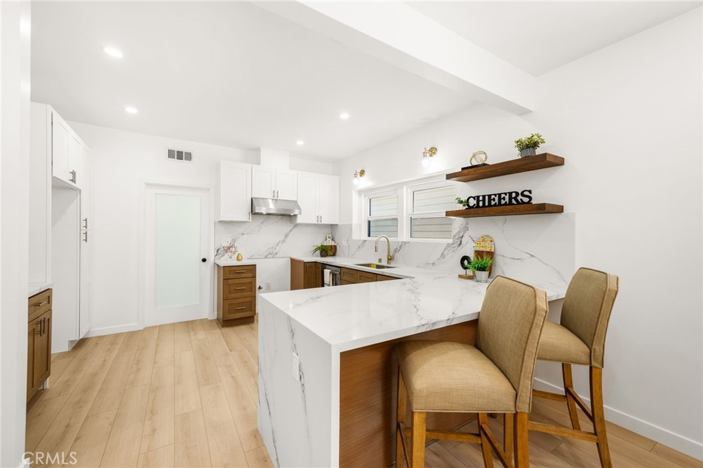 627 E Villa Street Property Photo 18