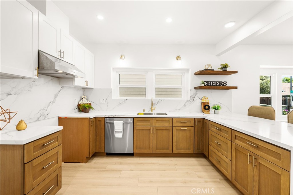 627 E Villa Street Property Photo 21