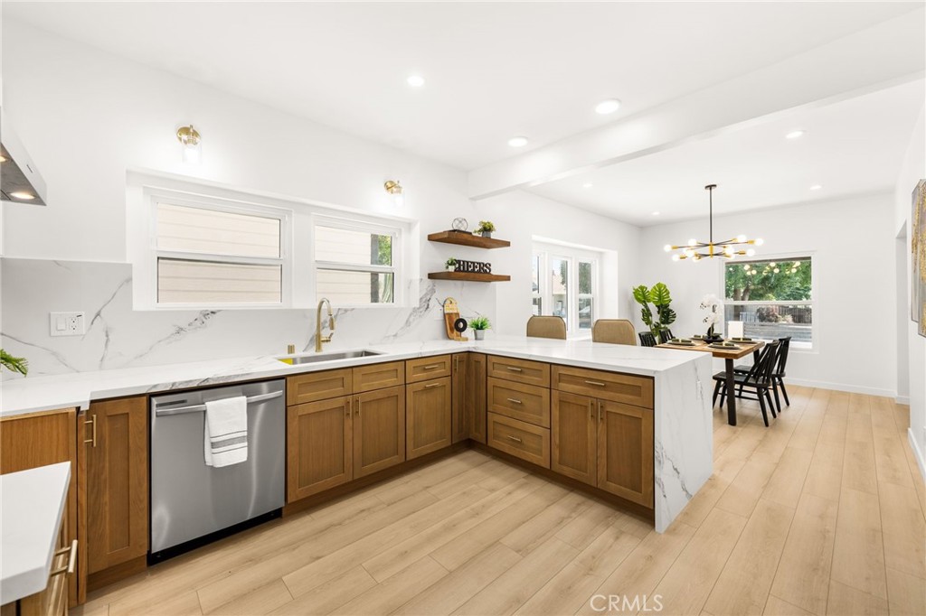 627 E Villa Street Property Photo 22