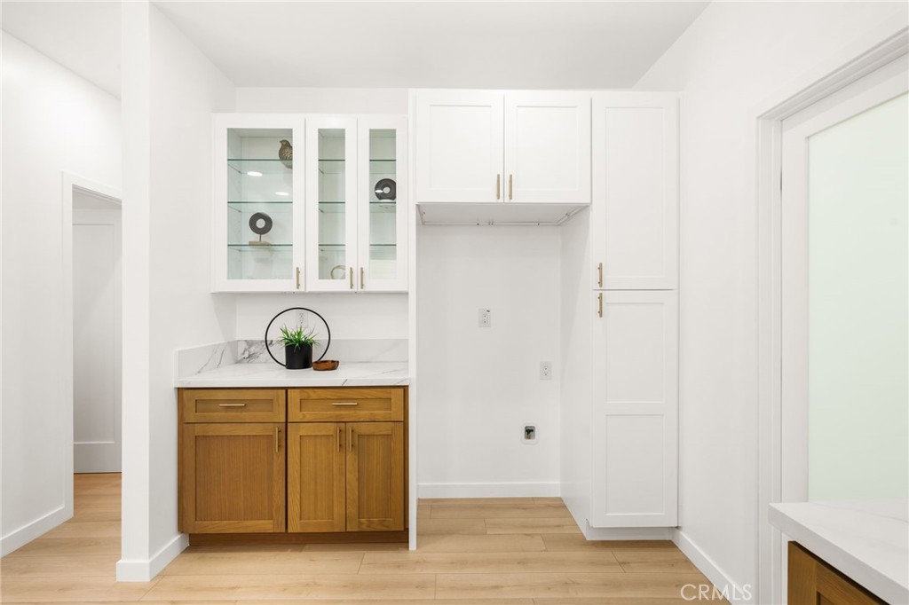 627 E Villa Street Property Photo 23