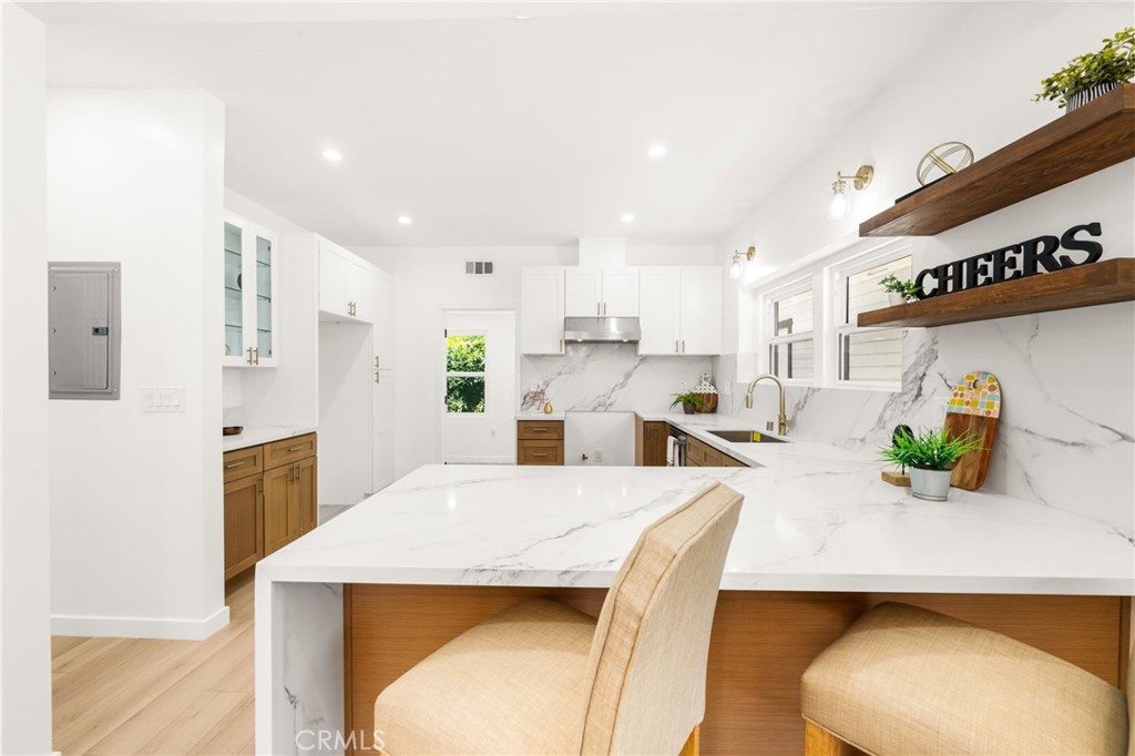 627 E Villa Street Property Photo 24