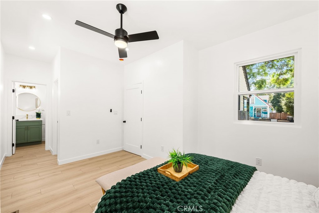 627 E Villa Street Property Photo 35