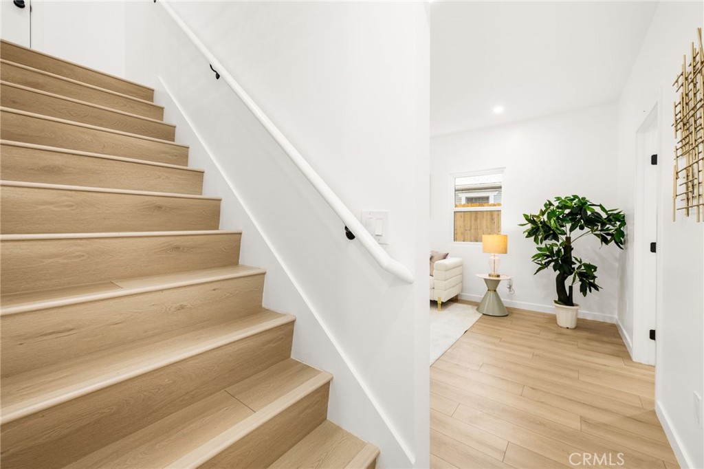 627 E Villa Street Property Photo 39