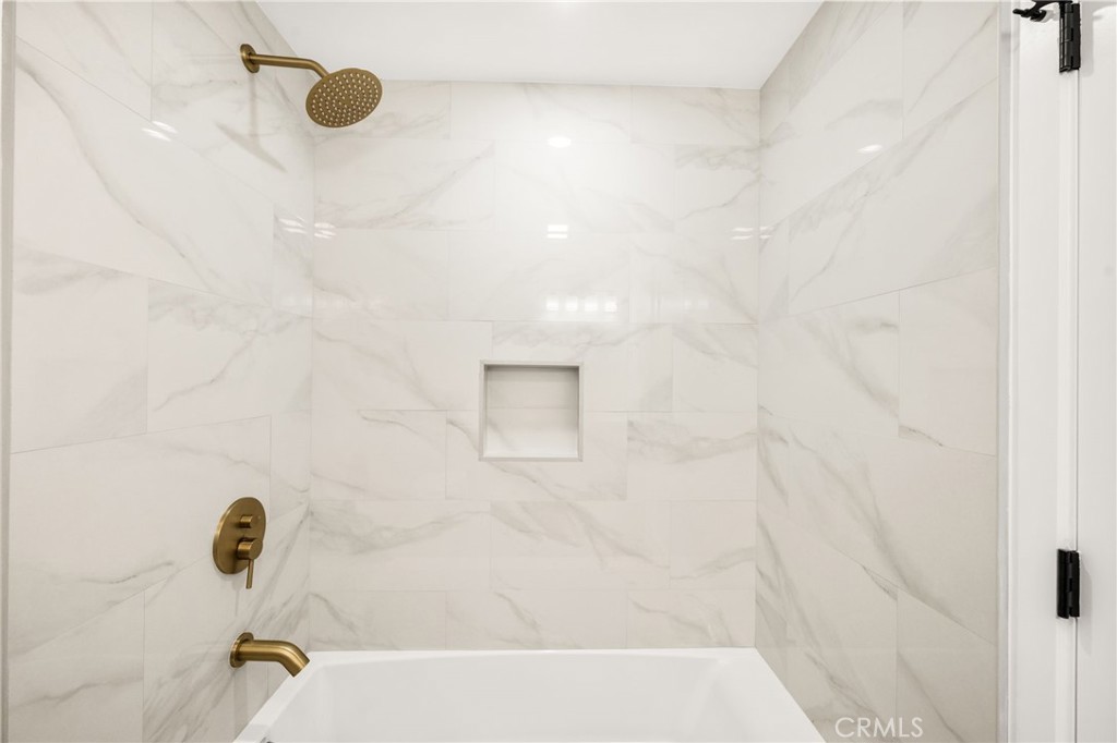 627 E Villa Street Property Photo 42