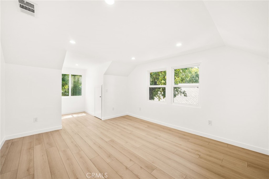 627 E Villa Street Property Photo 43