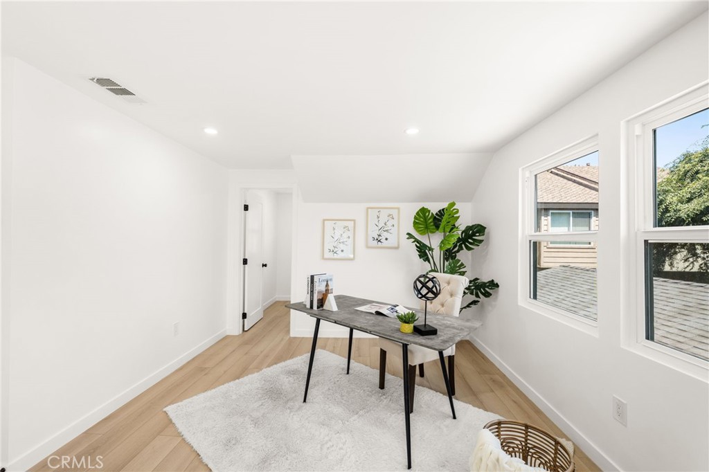 627 E Villa Street Property Photo 48