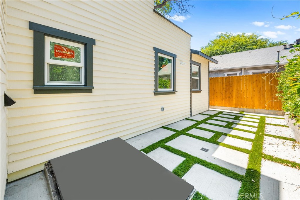 627 E Villa Street Property Photo 52