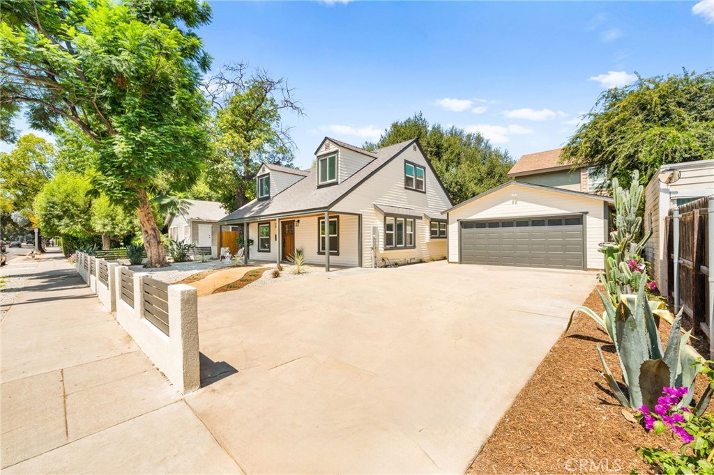 627 E Villa Street Property Photo 59