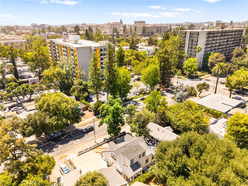 627 E Villa Street Property Photo 62