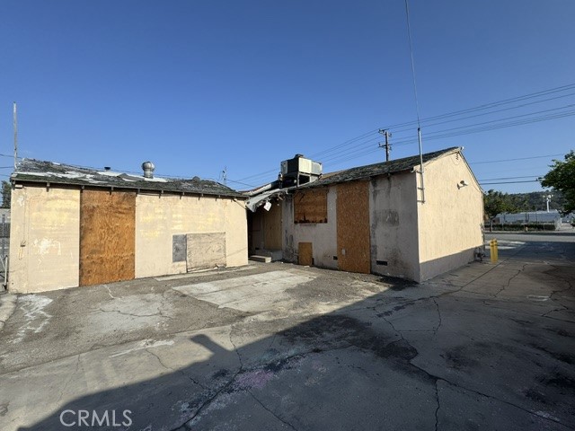 15937 Amar Road Property Photo 2