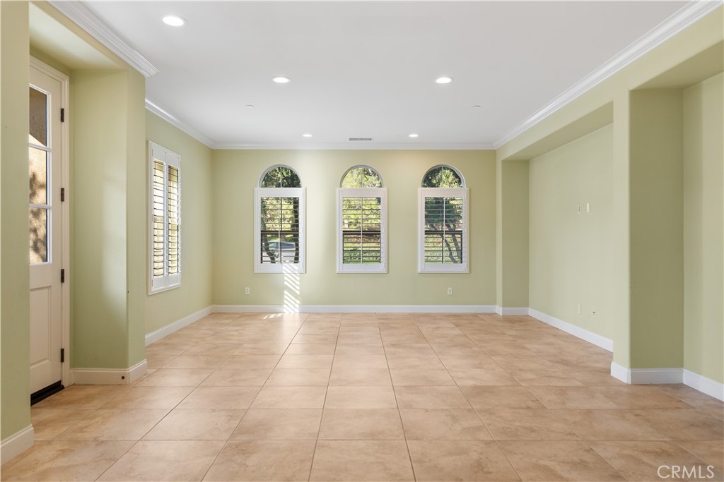 34 Upperbend Property Photo 5