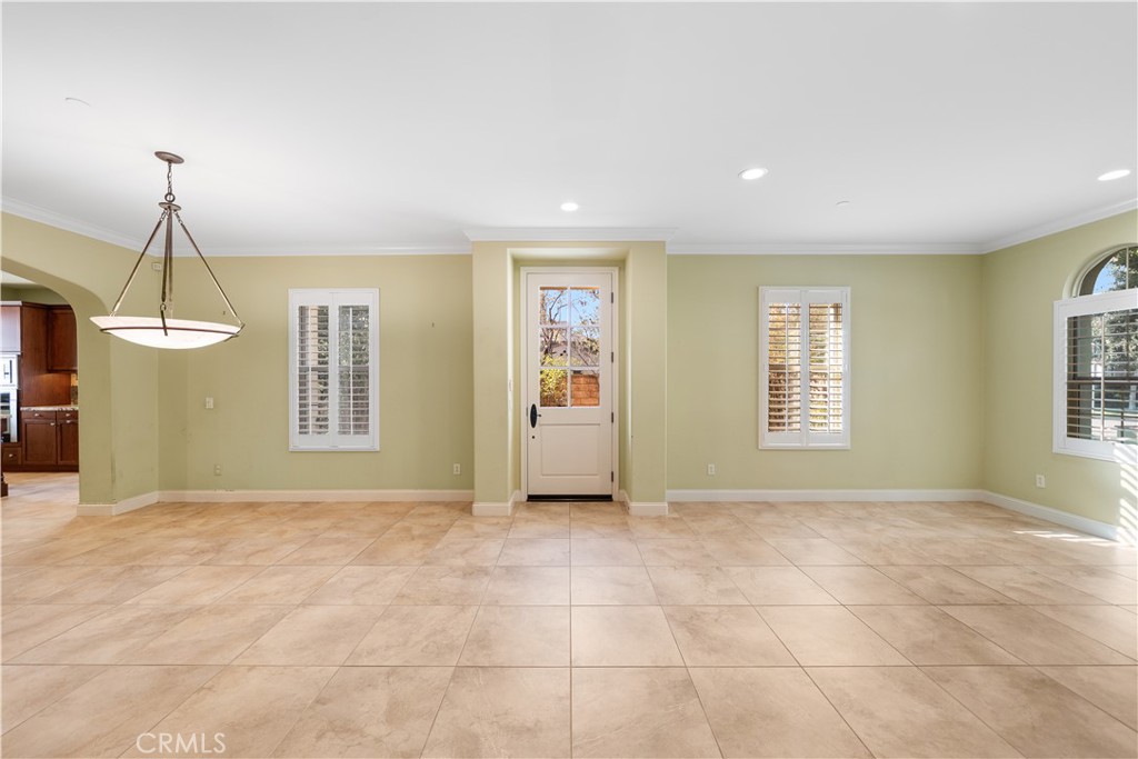 34 Upperbend Property Photo 8