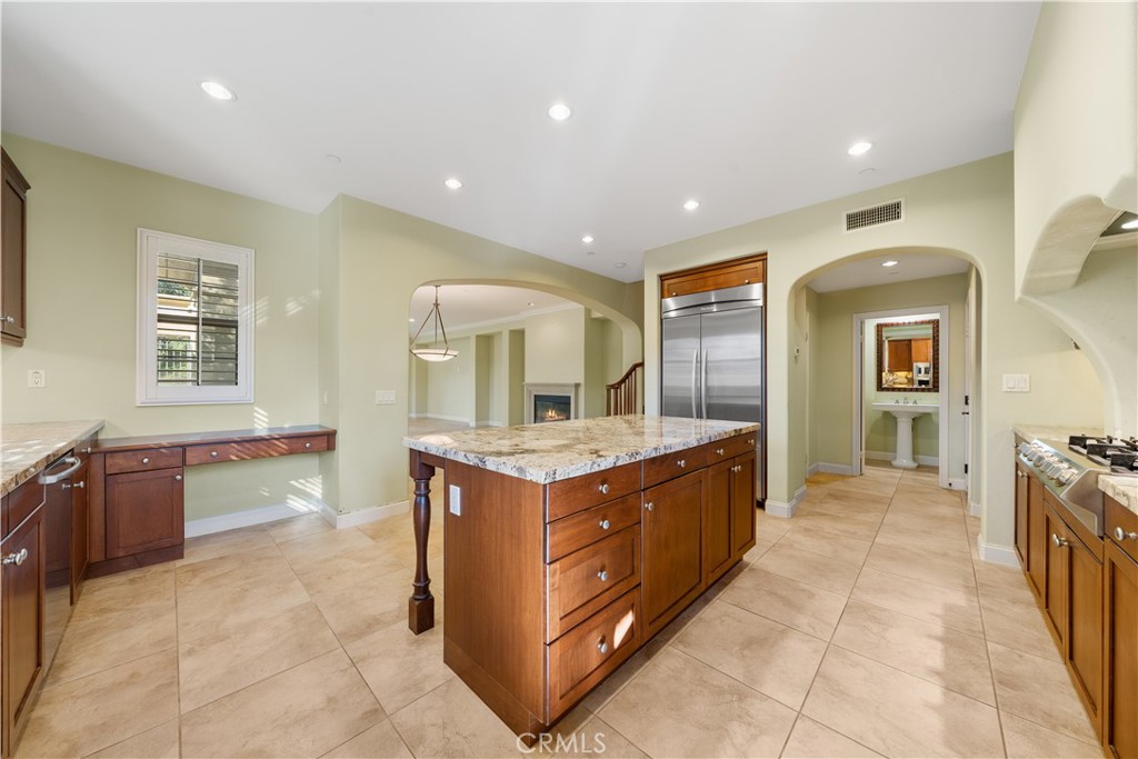 34 Upperbend Property Photo 11