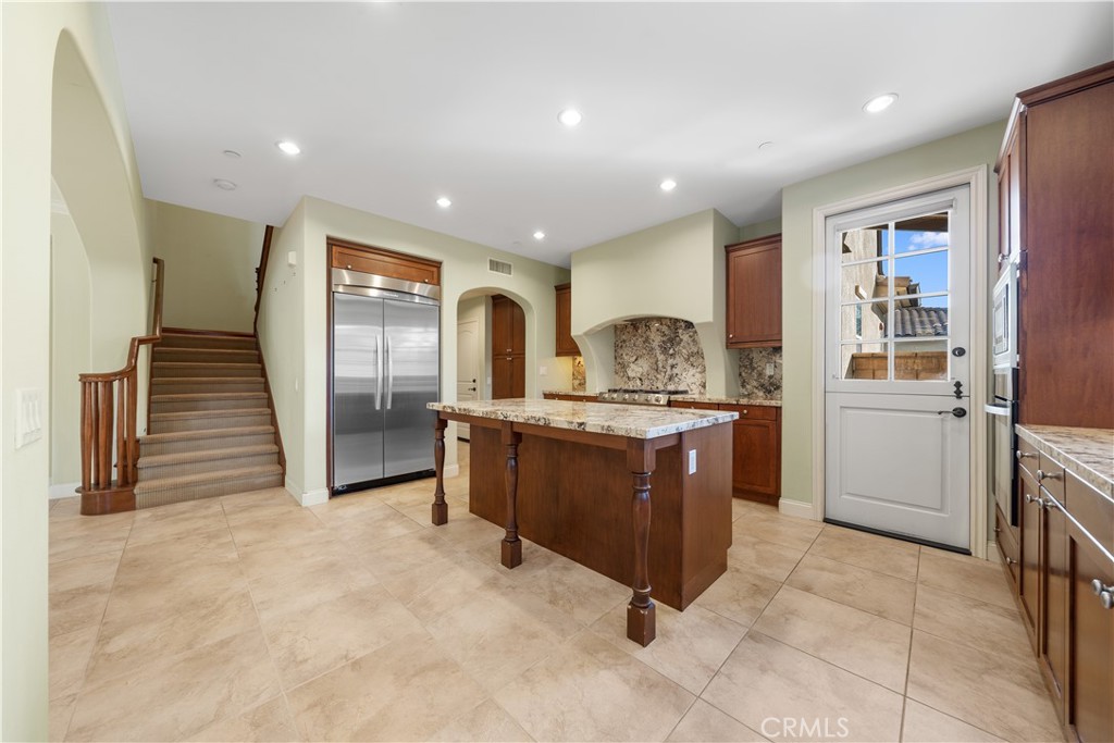 34 Upperbend Property Photo 12