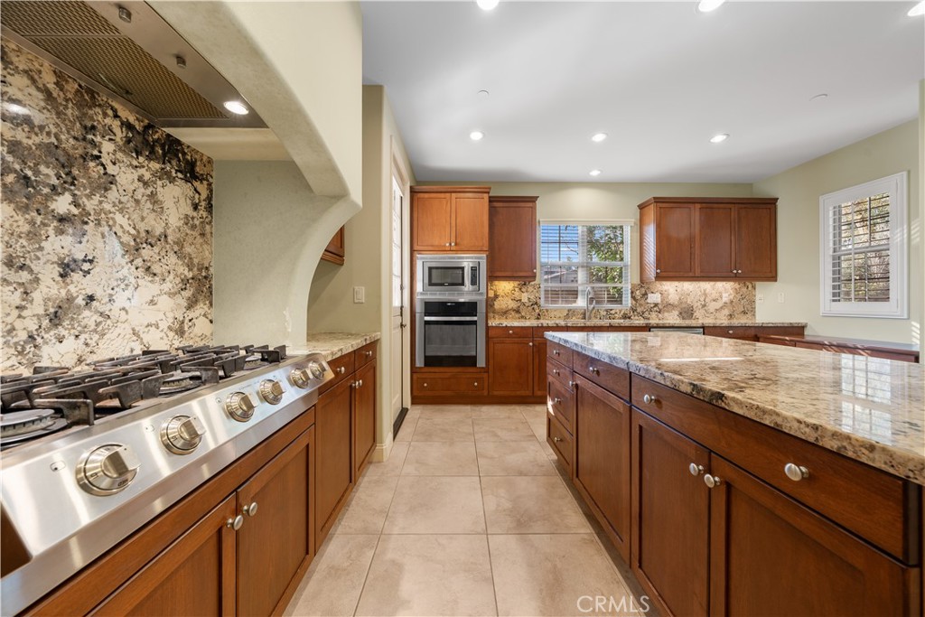 34 Upperbend Property Photo 13