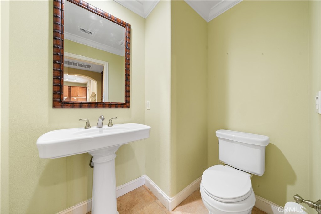 34 Upperbend Property Photo 14