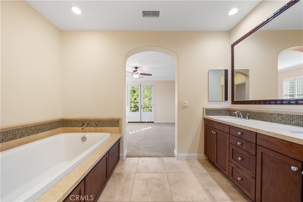 34 Upperbend Property Photo 22