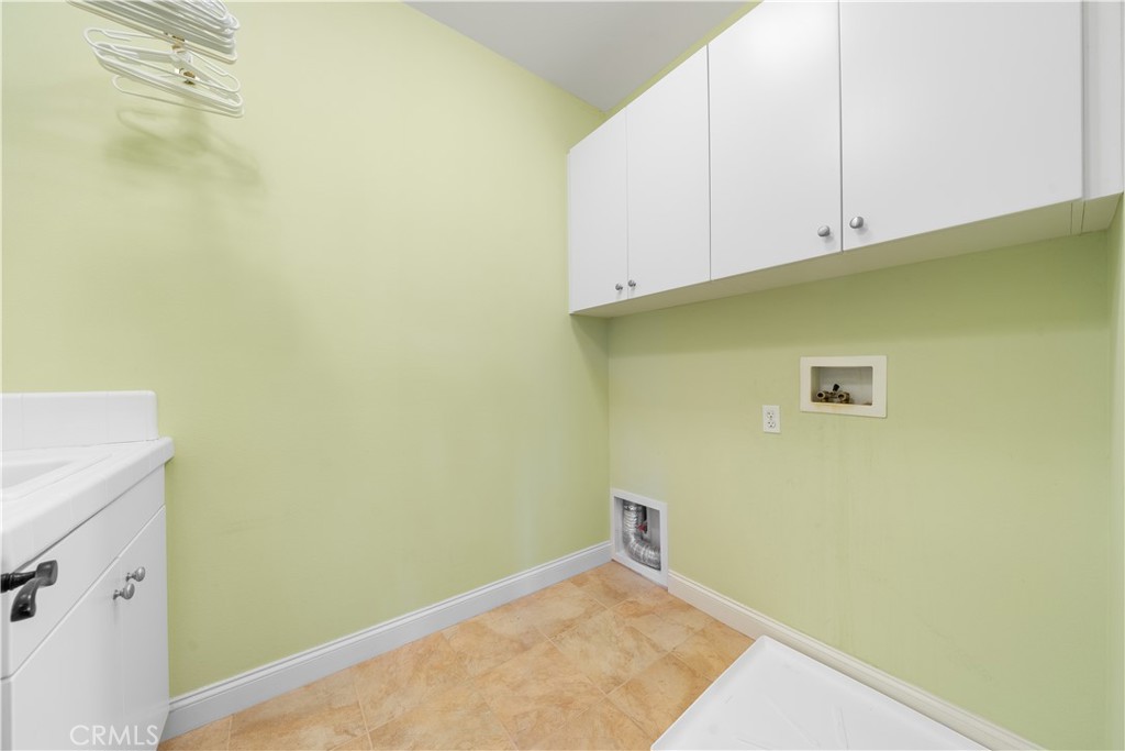 34 Upperbend Property Photo 24