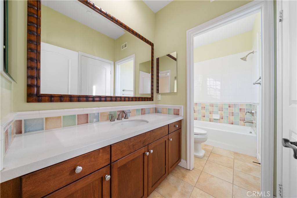 34 Upperbend Property Photo 28