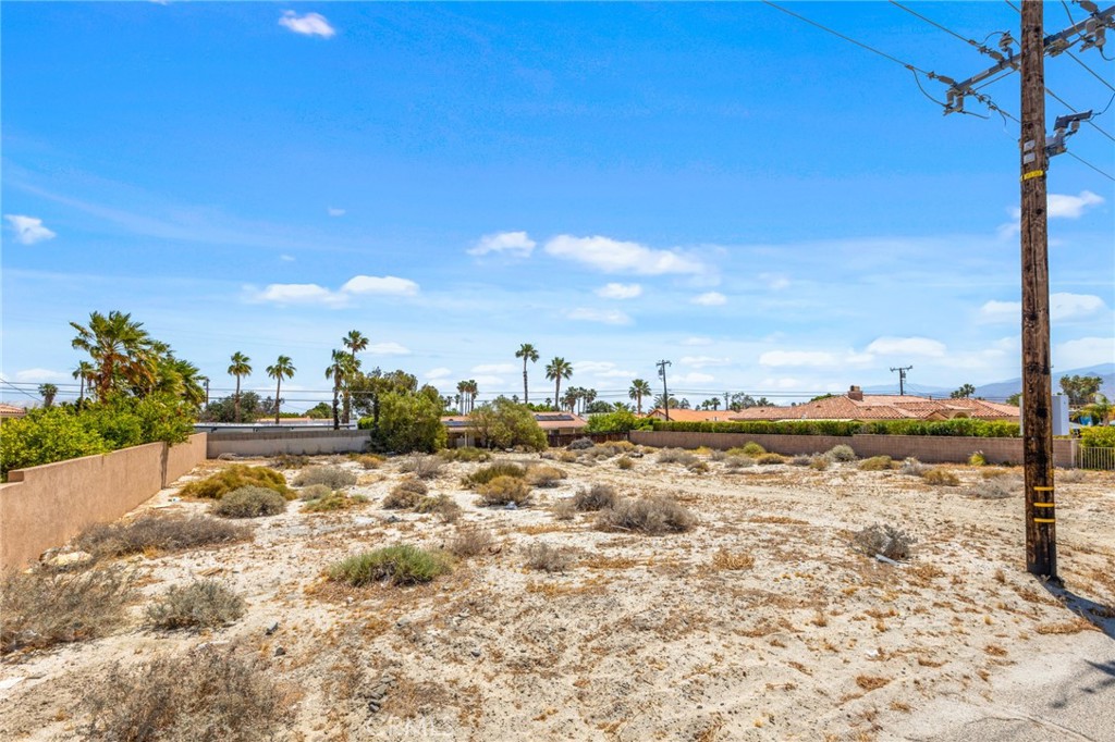 2260 N Sunrise Property Photo 4