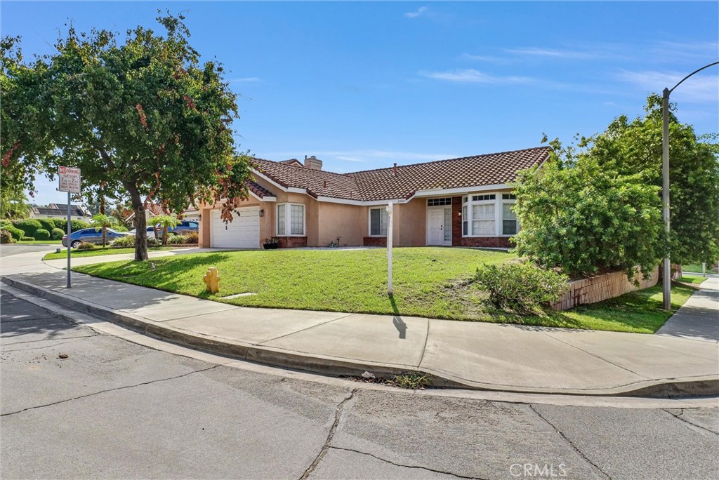 24461 Willow Run Road Property Photo 1
