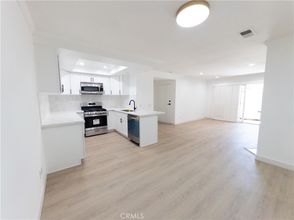 6208 Hartford Property Photo 1