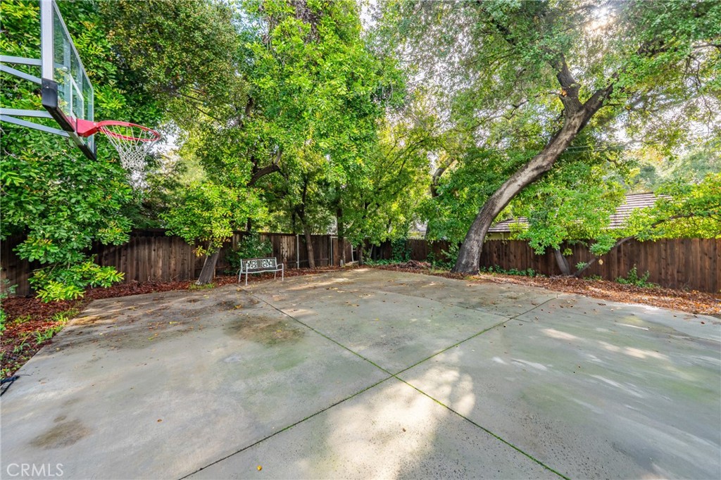 1210 Rodeo Road Property Photo 5