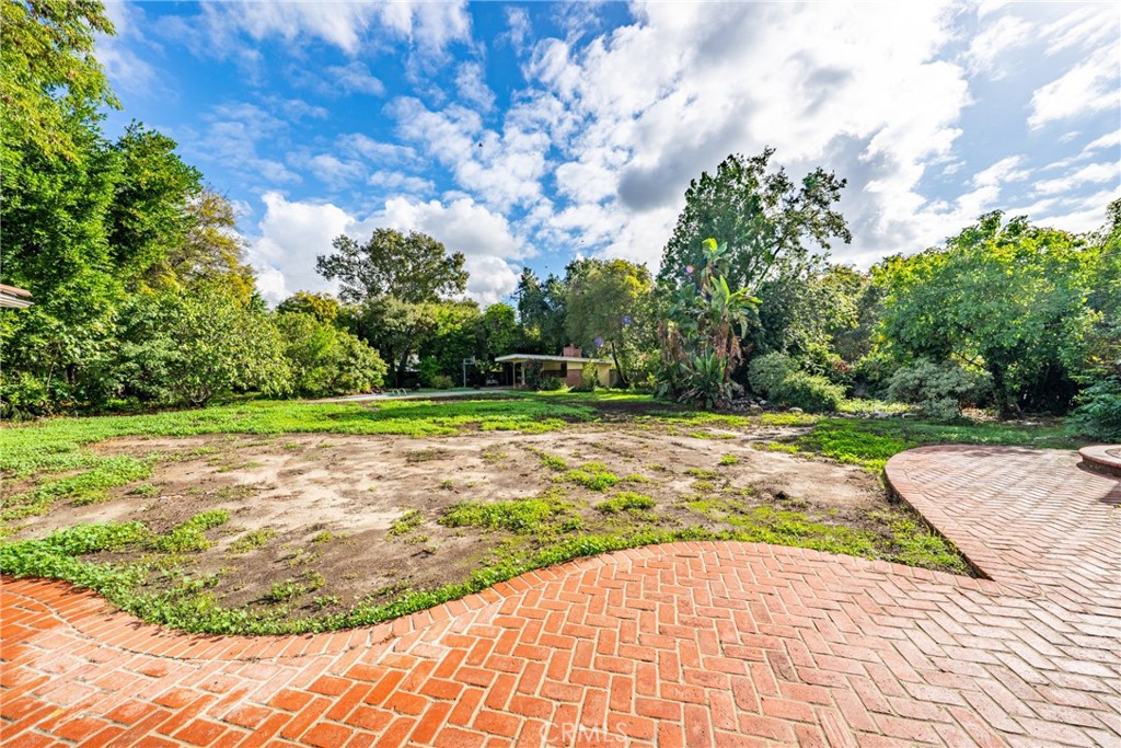 1210 Rodeo Road Property Photo 6
